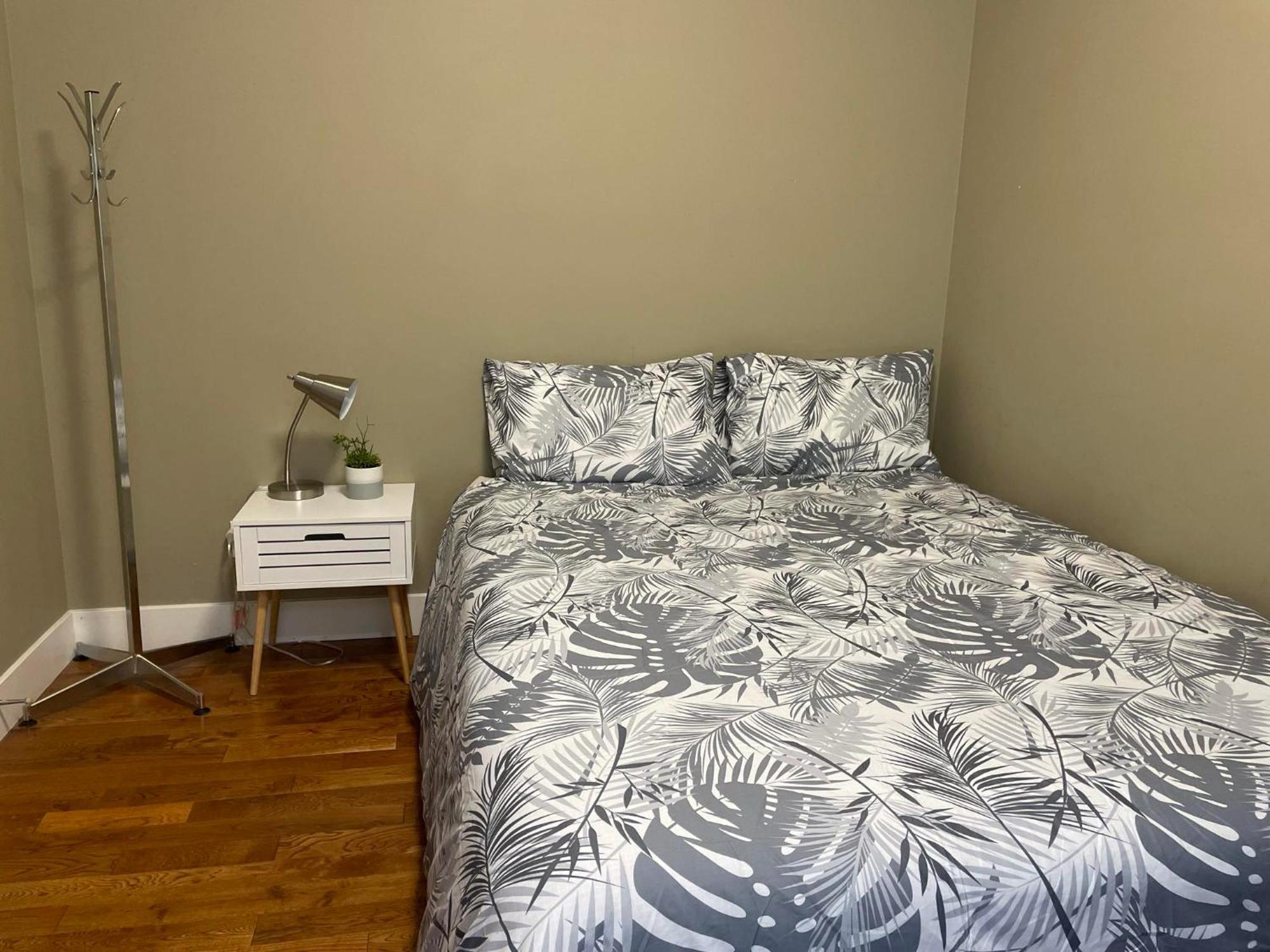 Guest Room With Private Bath In Langford Victoria Extérieur photo